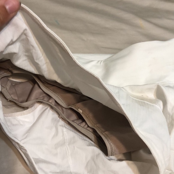 White Lulu Lemon - Picture 4 of 6